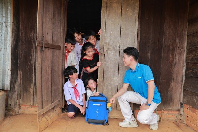 Ngày hội đến trường cùng Bảo Việt Nhân thọ được triển khai đồng loạt trên toàn quốc, mang tới một năm học mới 2024-2025 đầy hứng khởi cho các em.